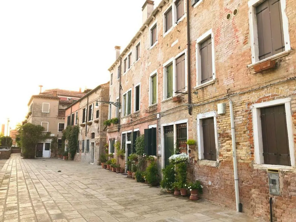 Lovely San Basilio Benátky